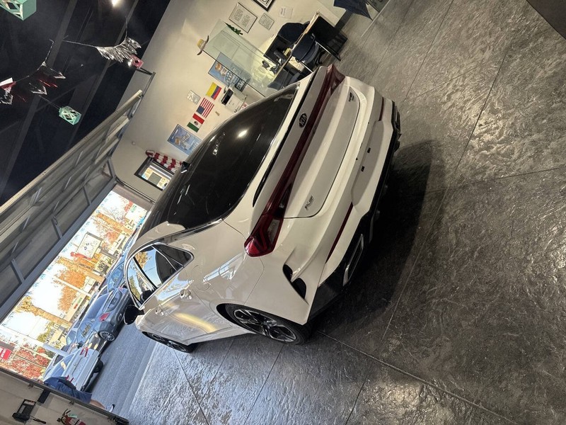 Kia K5 Vehicle Full-screen Gallery Image 29