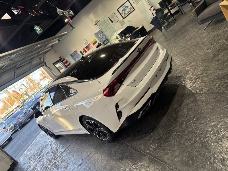 Kia K5 Vehicle Full-screen Gallery Image 30