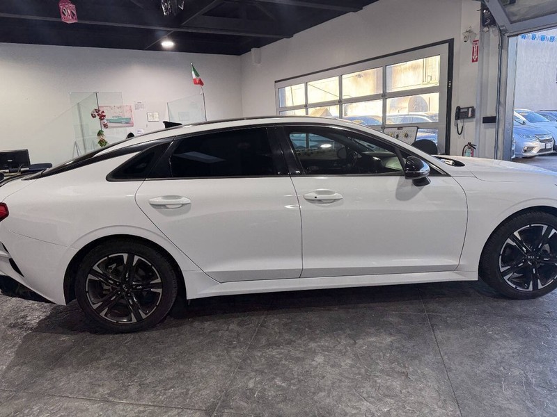 Kia K5 Vehicle Full-screen Gallery Image 35