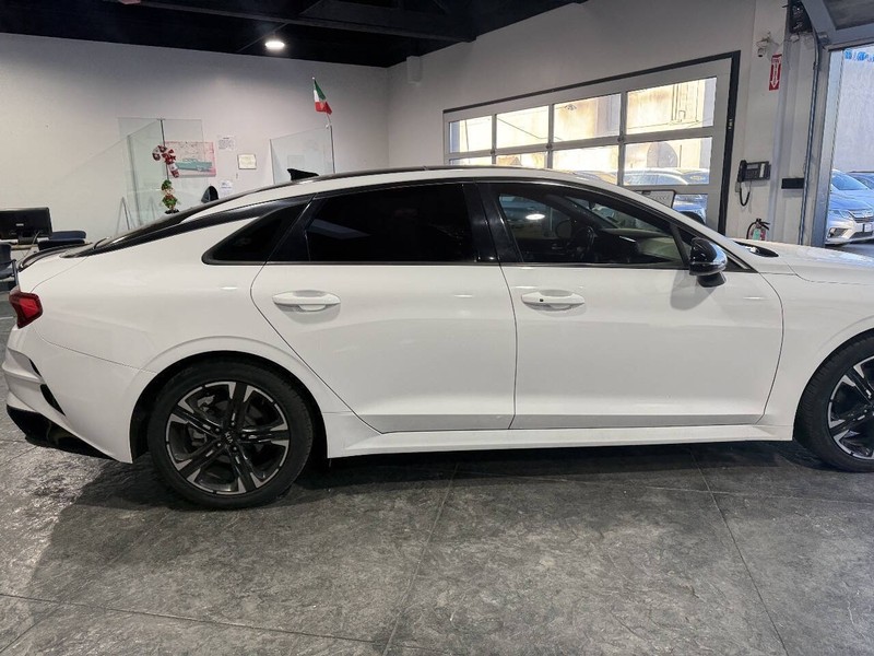 Kia K5 Vehicle Full-screen Gallery Image 36