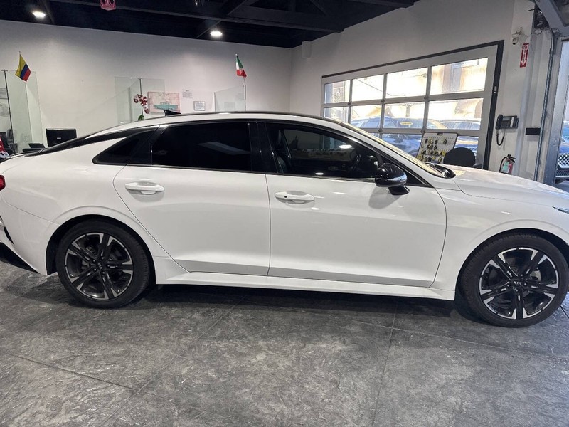 Kia K5 Vehicle Full-screen Gallery Image 38