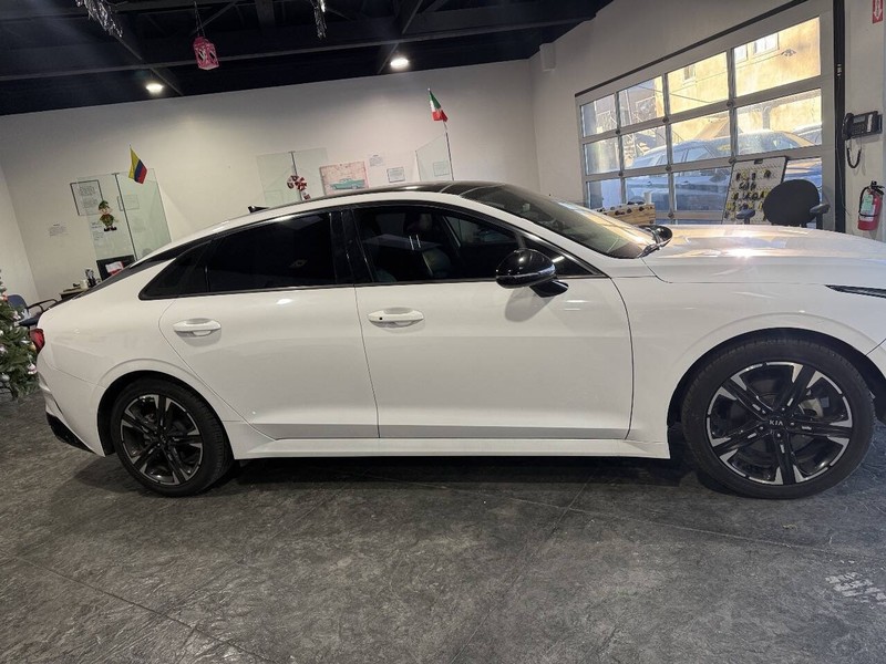 Kia K5 Vehicle Full-screen Gallery Image 42