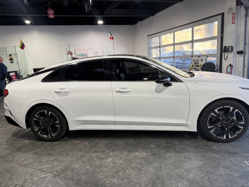 Kia K5 Vehicle Full-screen Gallery Image 43