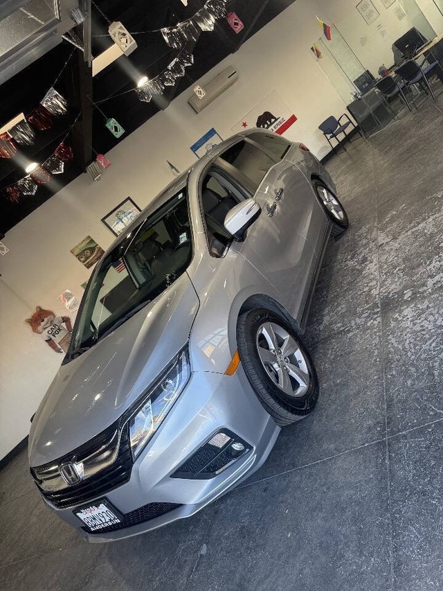 Honda Odyssey Vehicle Full-screen Gallery Image 07