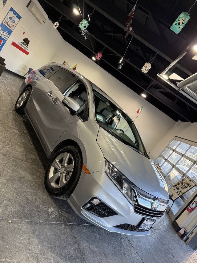 Honda Odyssey Vehicle Full-screen Gallery Image 26