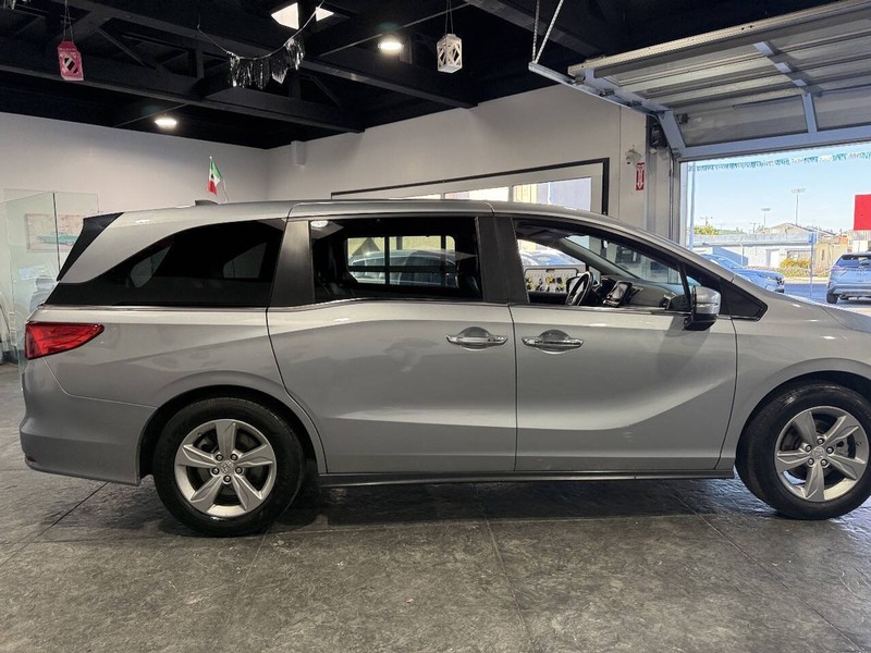 Honda Odyssey Vehicle Full-screen Gallery Image 19