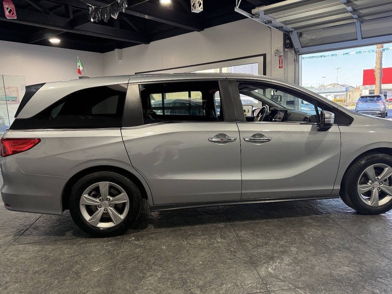 Honda Odyssey Vehicle Full-screen Gallery Image 20