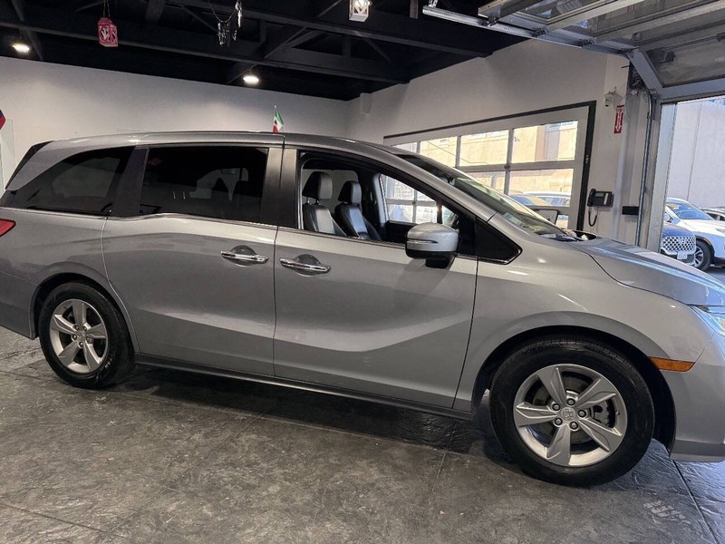 Honda Odyssey Vehicle Full-screen Gallery Image 22