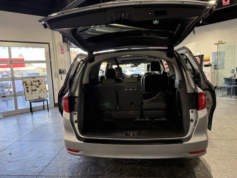 Honda Odyssey Vehicle Full-screen Gallery Image 31