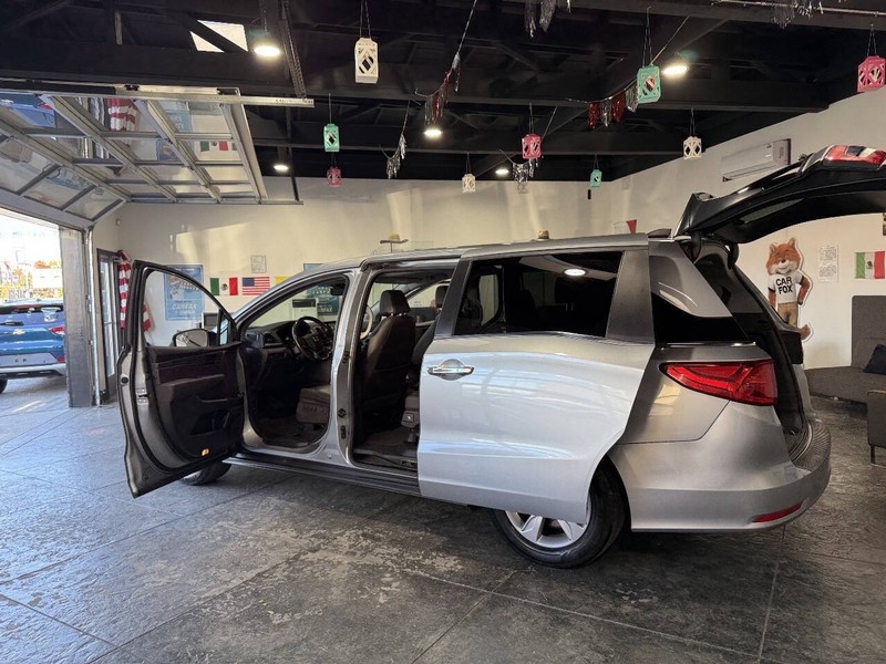 Honda Odyssey Vehicle Full-screen Gallery Image 39