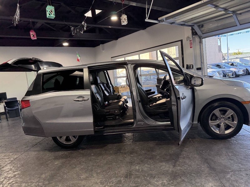 Honda Odyssey Vehicle Full-screen Gallery Image 50