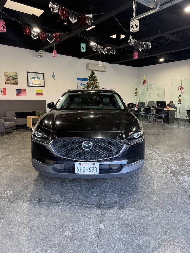 Mazda CX-30 Vehicle Full-screen Gallery Image 07
