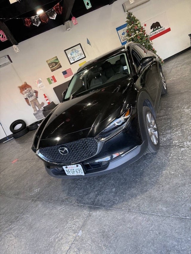 Mazda CX-30 Vehicle Full-screen Gallery Image 09