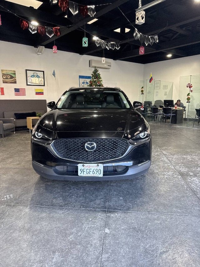 Mazda CX-30 Vehicle Full-screen Gallery Image 11