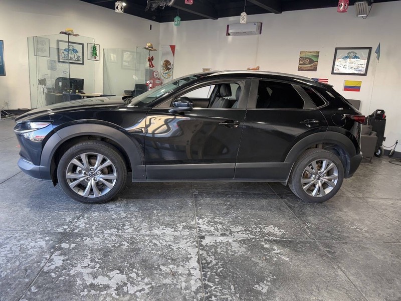 Mazda CX-30 Vehicle Full-screen Gallery Image 16