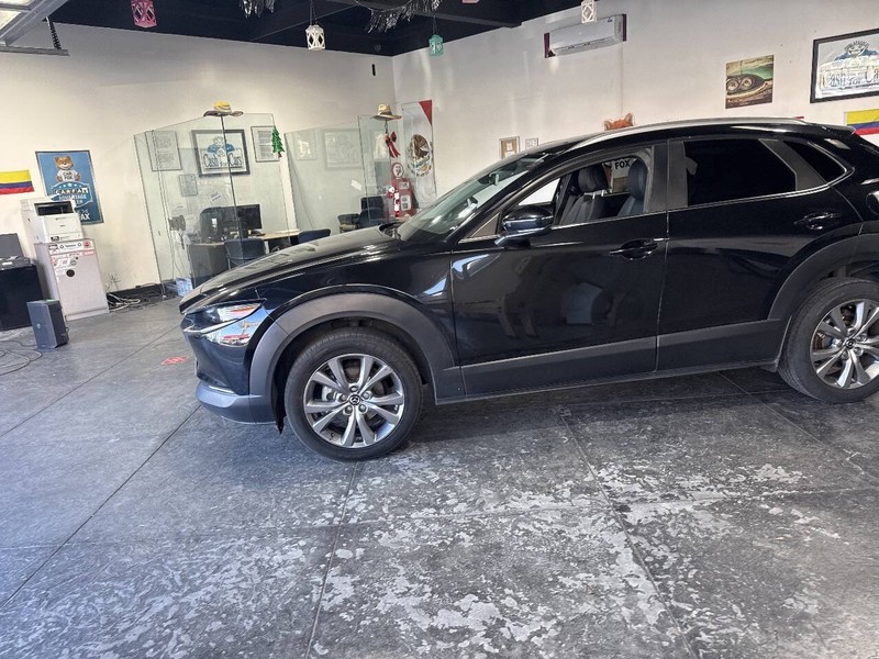 Mazda CX-30 Vehicle Full-screen Gallery Image 23