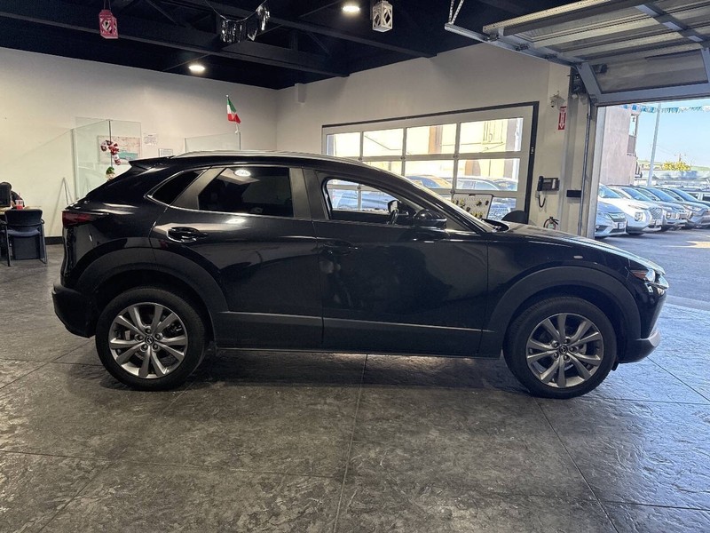 Mazda CX-30 Vehicle Full-screen Gallery Image 44