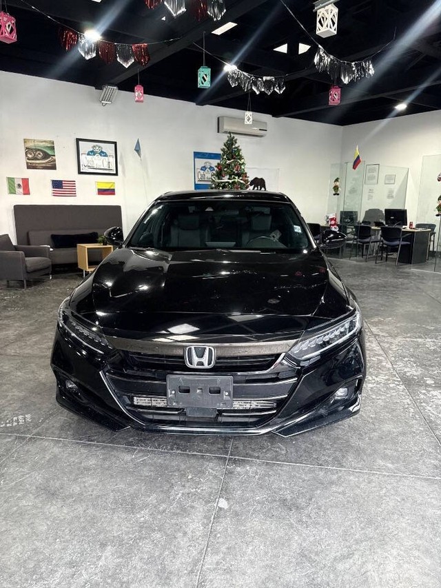 Honda Accord Sedan Vehicle Full-screen Gallery Image 04