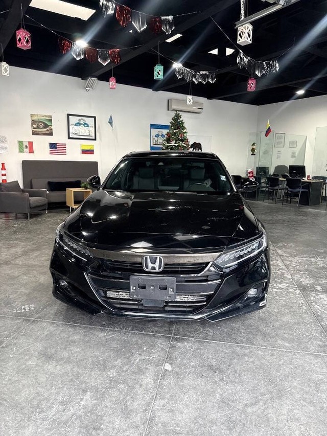 Honda Accord Sedan Vehicle Full-screen Gallery Image 08