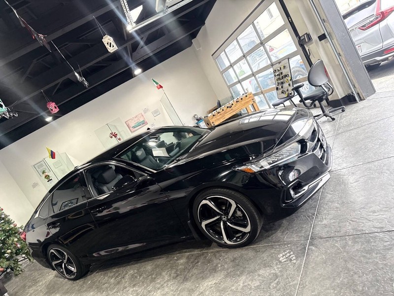 Honda Accord Sedan Vehicle Full-screen Gallery Image 49