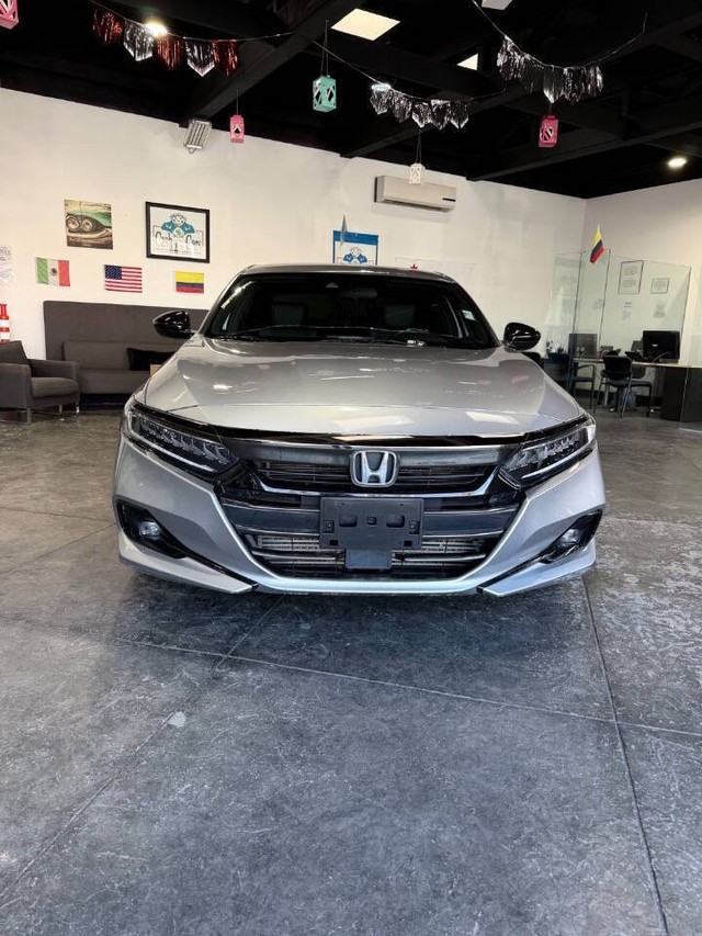 Honda Accord Sedan Vehicle Full-screen Gallery Image 02