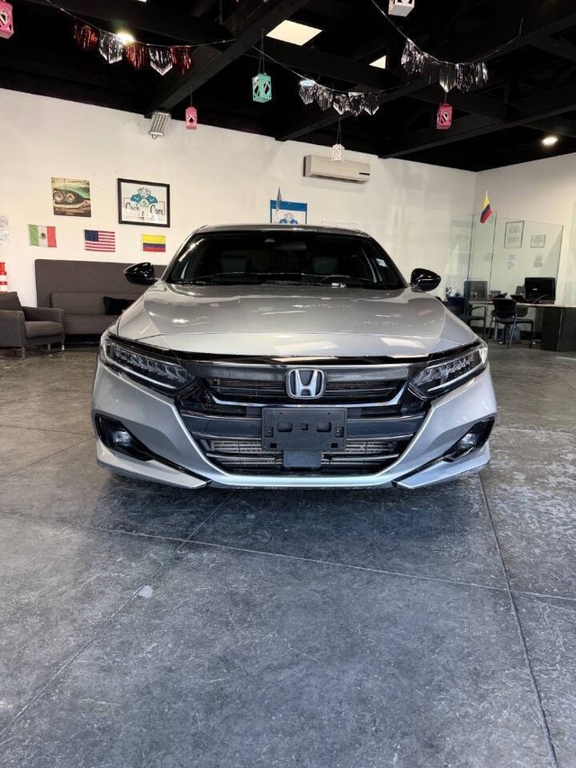 Honda Accord Sedan Vehicle Full-screen Gallery Image 03