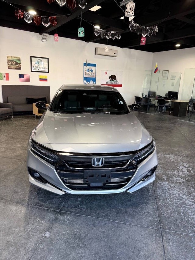 Honda Accord Sedan Vehicle Full-screen Gallery Image 04