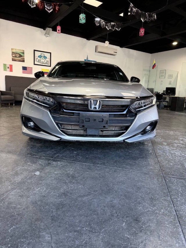 Honda Accord Sedan Vehicle Full-screen Gallery Image 05