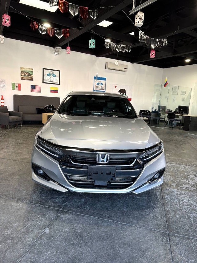 Honda Accord Sedan Vehicle Full-screen Gallery Image 06