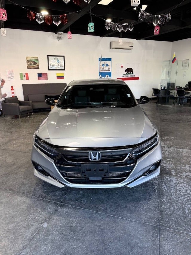 Honda Accord Sedan Vehicle Full-screen Gallery Image 08