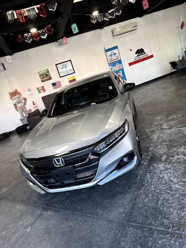 Honda Accord Sedan Vehicle Full-screen Gallery Image 10