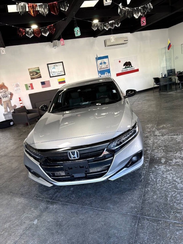 Honda Accord Sedan Vehicle Full-screen Gallery Image 12