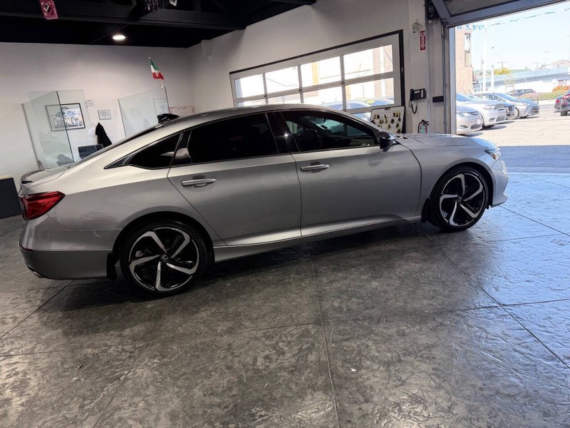 Honda Accord Sedan Vehicle Full-screen Gallery Image 48