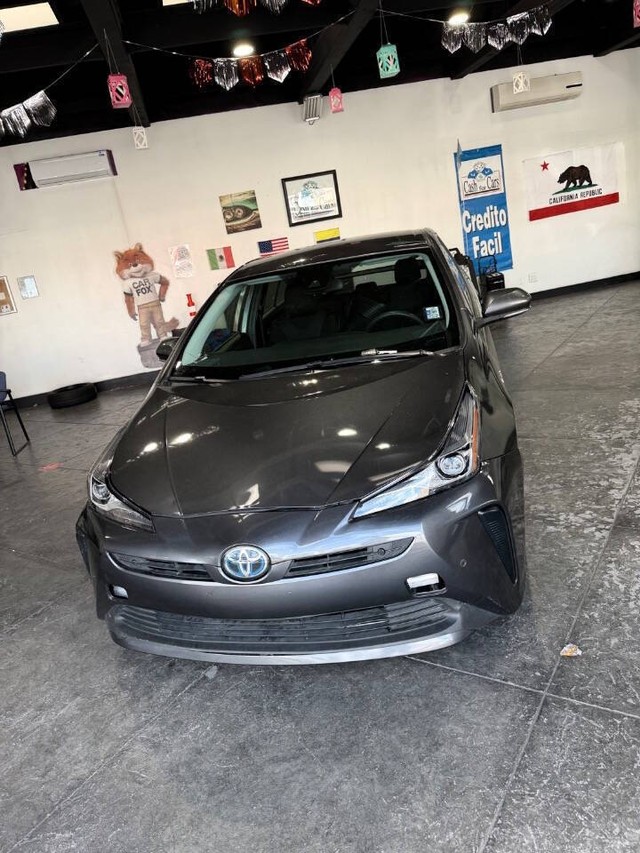 Toyota Prius Vehicle Full-screen Gallery Image 10