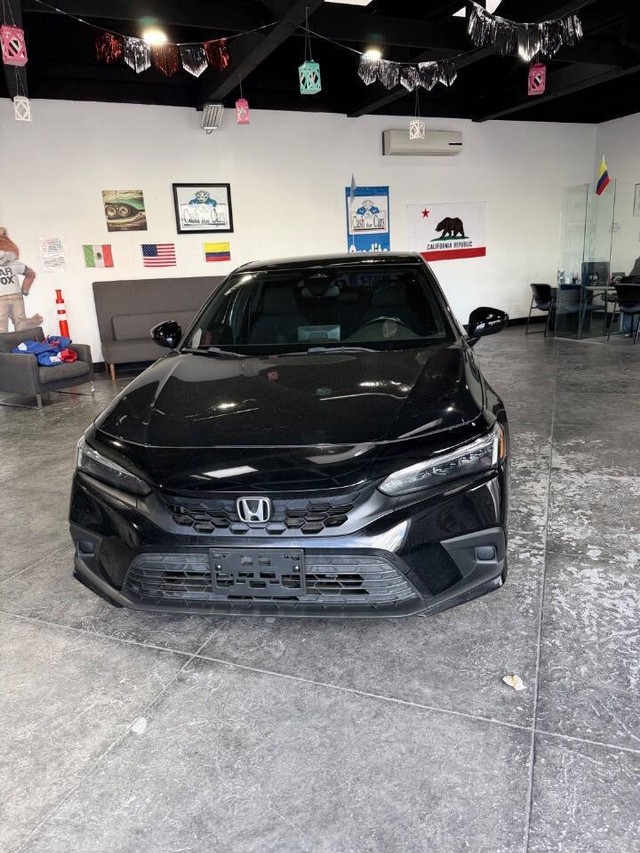 Honda Civic Hatchback Vehicle Full-screen Gallery Image 06