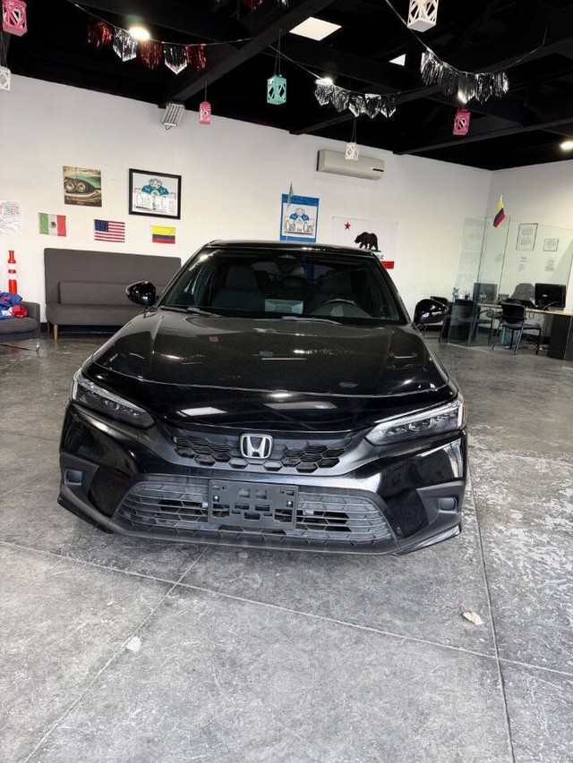 Honda Civic Hatchback Vehicle Full-screen Gallery Image 07