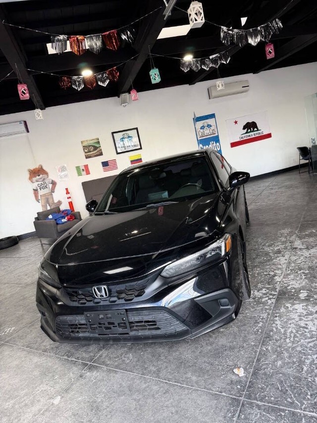 Honda Civic Hatchback Vehicle Full-screen Gallery Image 10