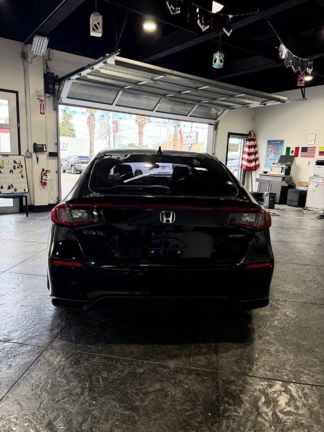 Honda Civic Hatchback Vehicle Full-screen Gallery Image 28