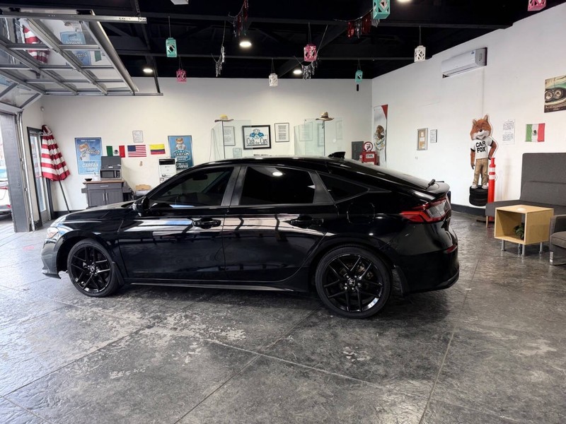 Honda Civic Hatchback Vehicle Full-screen Gallery Image 22