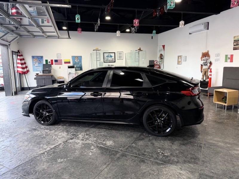 Honda Civic Hatchback Vehicle Full-screen Gallery Image 23