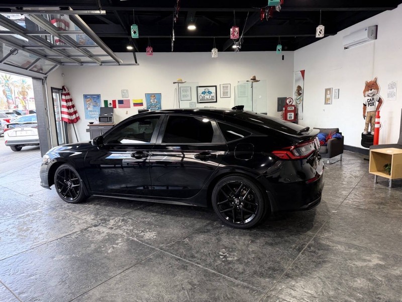 Honda Civic Hatchback Vehicle Full-screen Gallery Image 27