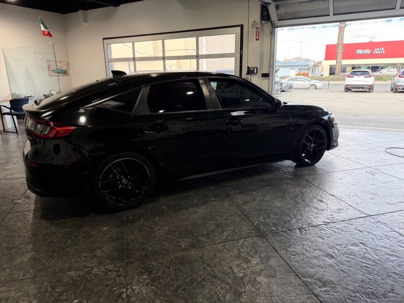 Honda Civic Hatchback Vehicle Full-screen Gallery Image 35