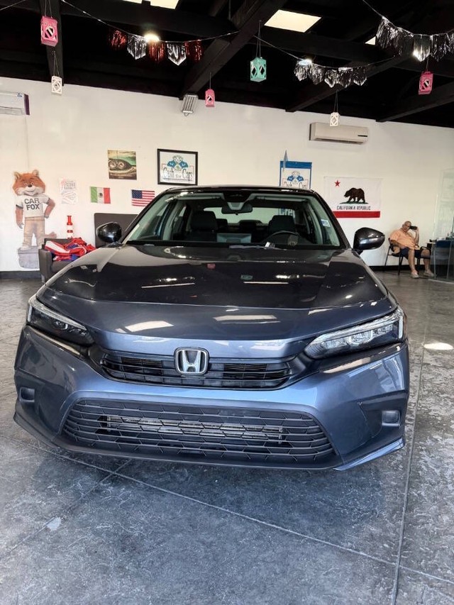 Honda Civic Sedan Vehicle Full-screen Gallery Image 04