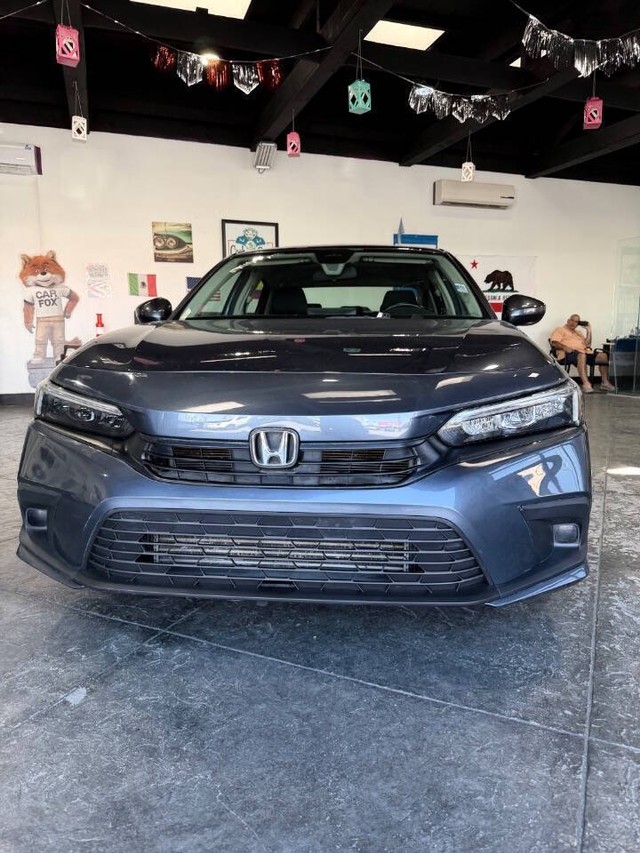 Honda Civic Sedan Vehicle Full-screen Gallery Image 05