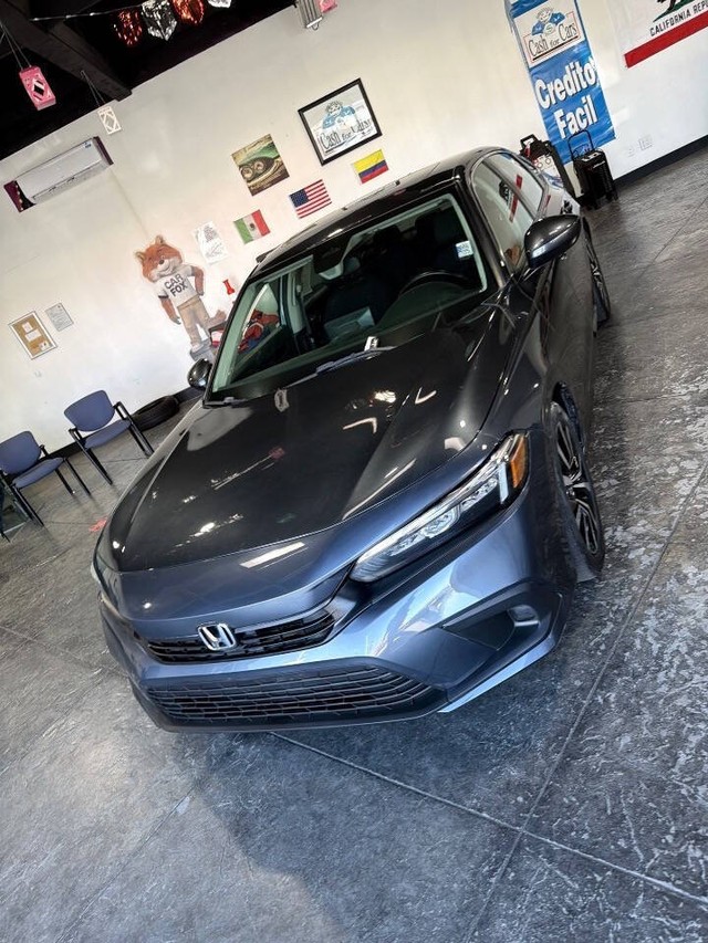 Honda Civic Sedan Vehicle Full-screen Gallery Image 10