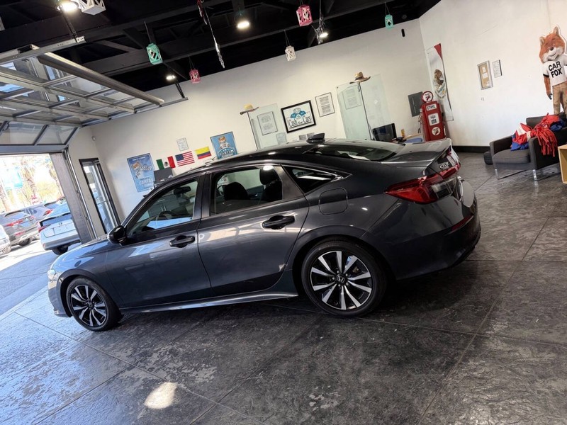 Honda Civic Sedan Vehicle Full-screen Gallery Image 29