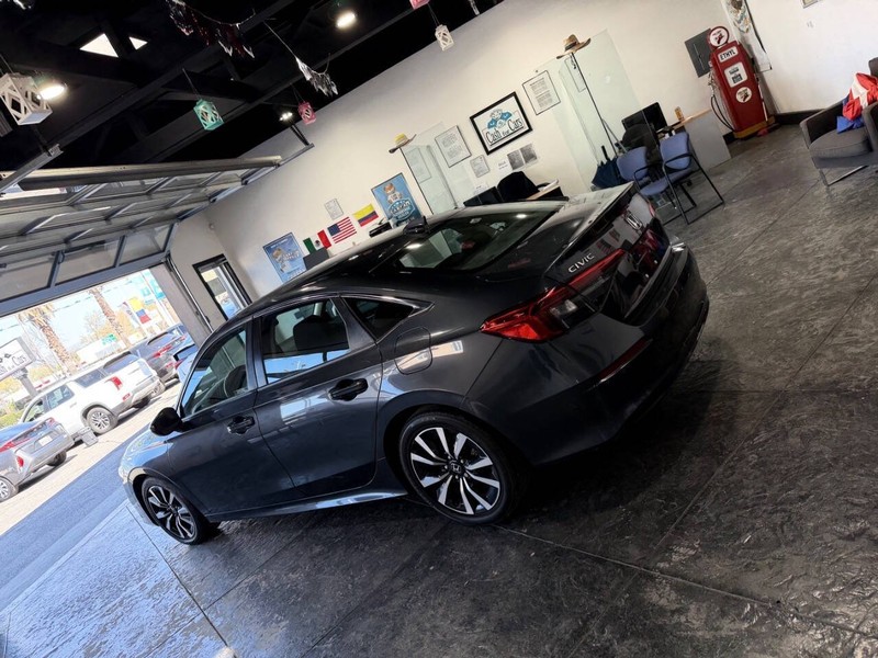 Honda Civic Sedan Vehicle Full-screen Gallery Image 32