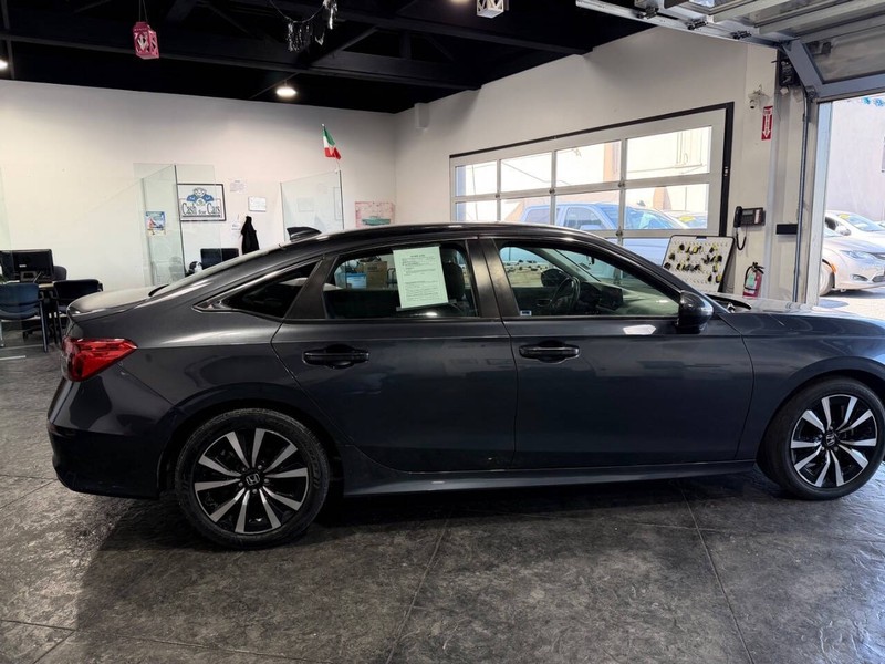Honda Civic Sedan Vehicle Full-screen Gallery Image 38