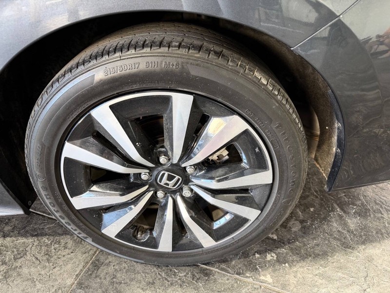 Honda Civic Sedan Vehicle Full-screen Gallery Image 49