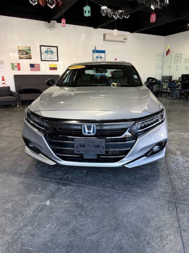 Honda Accord Hybrid Vehicle Full-screen Gallery Image 02